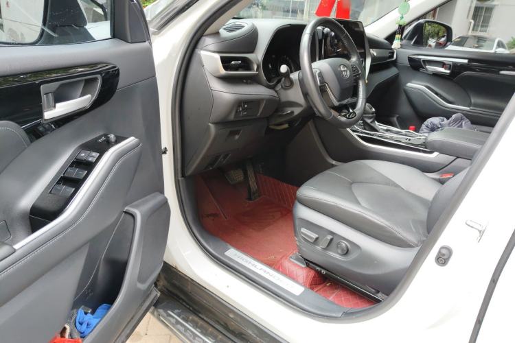 Used Toyota Highlander 2022 Dual-Engine 2.5L Four-Wheel Drive Prestige Version 7 Seats Driver Seat