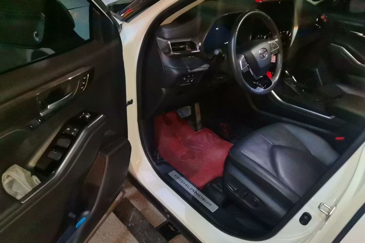 Used Toyota Highlander 2022 Dual-Engine 2.5L Four-Wheel Drive Supreme Edition 7-Seater Driver Seat