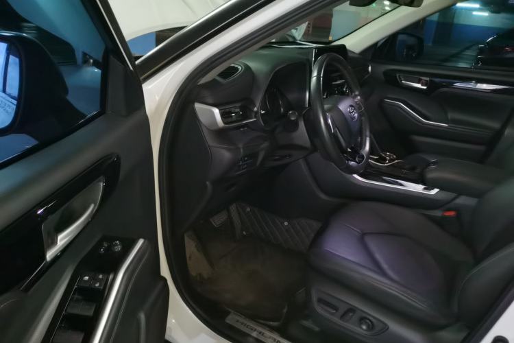 Used Toyota Highlander 2022 Dual-Engine 2.5L Four-Wheel Drive Supreme Edition 7-Seater Driver Seat