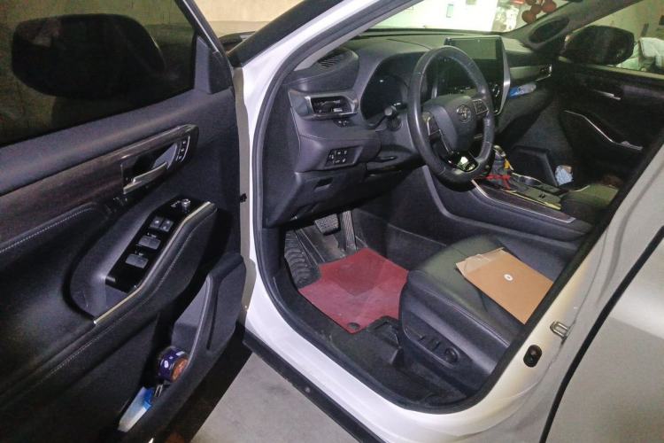 Used Toyota Highlander 2022 Dual-Engine 2.5L Four-Wheel Drive Supreme Edition 7-Seater Driver Seat
