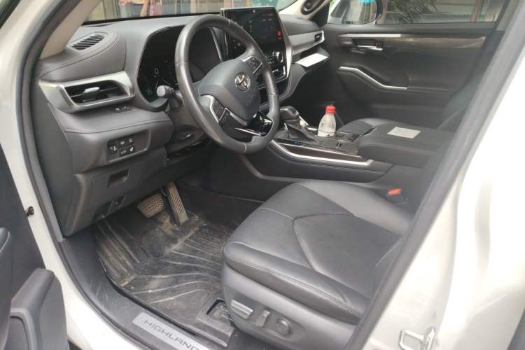 Used Toyota Highlander 2022 Dual-Engine 2.5L Four-Wheel Drive Supreme Edition 7-Seater Driver Seat