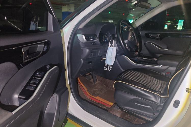 Used Toyota Highlander 2022 Dual-Engine 2.5L 4x4 Elite Edition 7-Seater Driver Seat