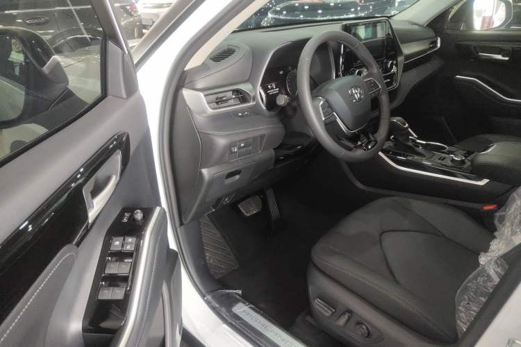 Used Toyota Highlander 2022 380T 4x4 Luxury Edition 7 Seats Driver Seat