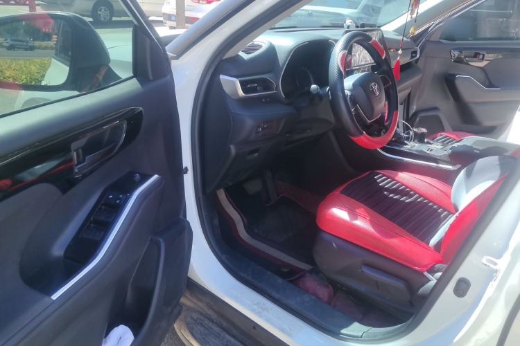 Used Toyota Highlander 2022 Dual-Engine 2.5L 4x4 Elite Edition 7-Seater Driver Seat