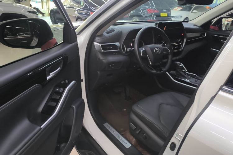 Used Toyota Highlander 2022 Dual-Engine 2.5L Four-Wheel Drive Prestige Version 7 Seats Driver Seat