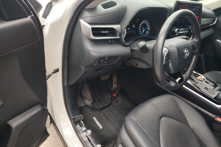 Used Toyota Highlander 2022 Dual-Engine 2.5L Four-Wheel Drive Prestige Version 7 Seats Driver Seat