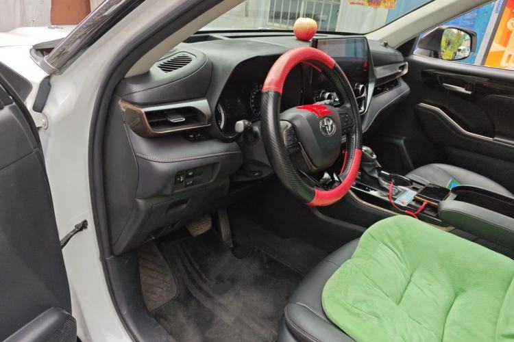 Used Toyota Highlander 2022 Dual-Engine 2.5L Four-Wheel Drive Prestige Version 7 Seats Driver Seat