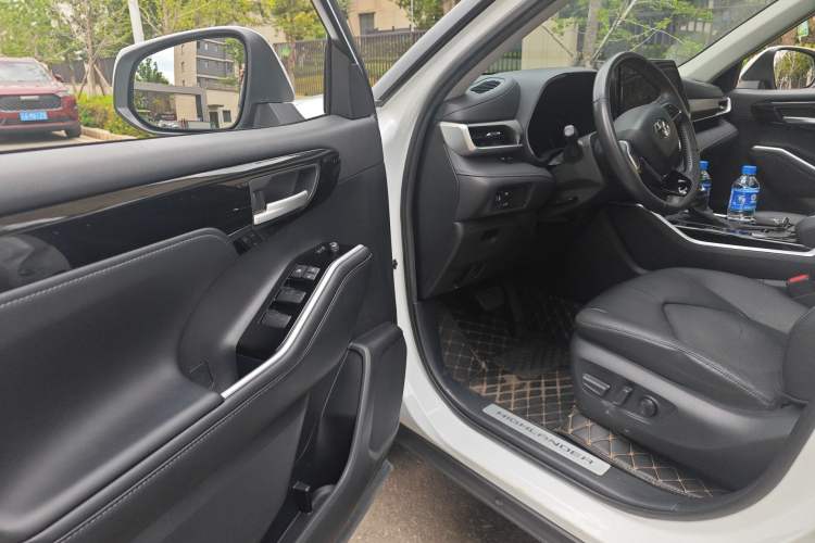 Used Toyota Highlander 2022 Dual-Engine 2.5L Four-Wheel Drive Prestige Version 7 Seats Driver Seat