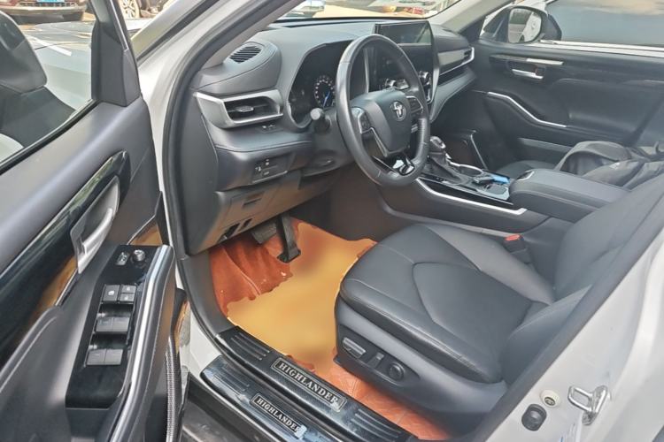 Used Toyota Highlander 2022 Dual-Engine 2.5L Four-Wheel Drive Prestige Version 7 Seats Driver Seat