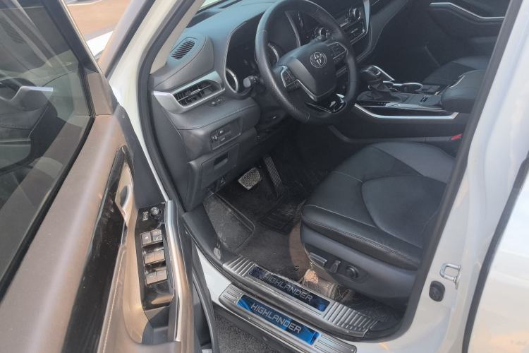 Used Toyota Highlander 2022 Dual-Engine 2.5L Four-Wheel Drive Prestige Version 7 Seats Driver Seat
