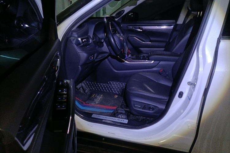 Used Toyota Highlander 2022 Dual-Engine 2.5L Four-Wheel Drive Supreme Edition 7-Seater Driver Seat