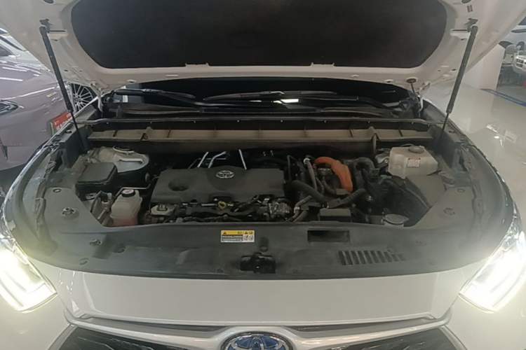 Used Toyota Highlander 2022 Dual-Engine 2.5L Four-Wheel Drive Prestige Version 7 Seats Engine Bay
