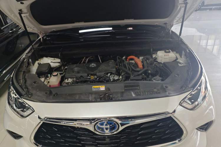 Used Toyota Highlander 2022 Dual-Engine 2.5L Four-Wheel Drive Supreme Edition 7-Seater Engine Bay