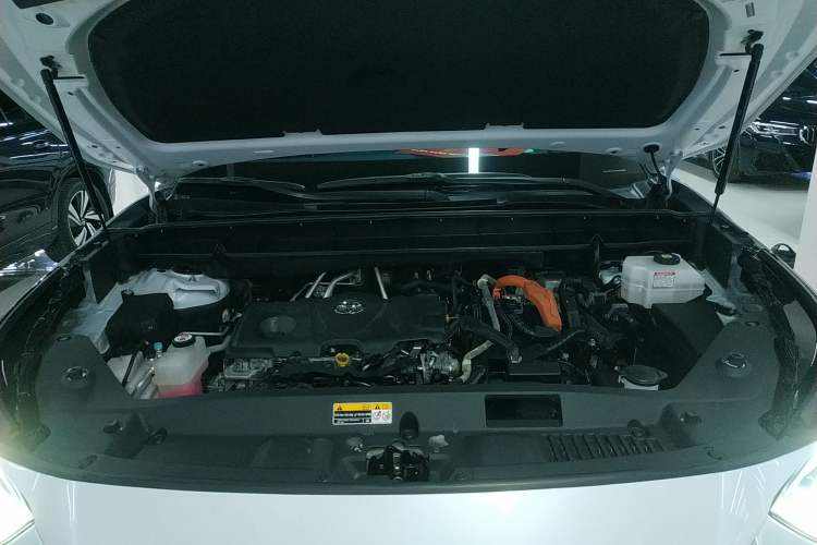 Used Toyota Highlander 2022 Dual-Engine 2.5L Four-Wheel Drive Prestige Version 7 Seats Engine Bay