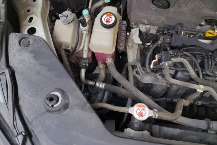 Used Toyota Highlander 2022 Dual-Engine 2.5L Four-Wheel Drive Supreme Edition 7-Seater Engine Bay Right