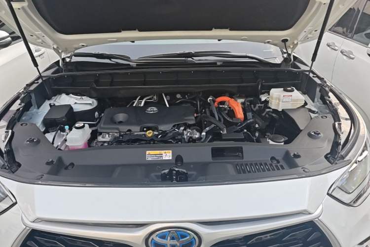 Used Toyota Highlander 2022 Dual-Engine 2.5L Four-Wheel Drive Prestige Version 7 Seats Engine Bay