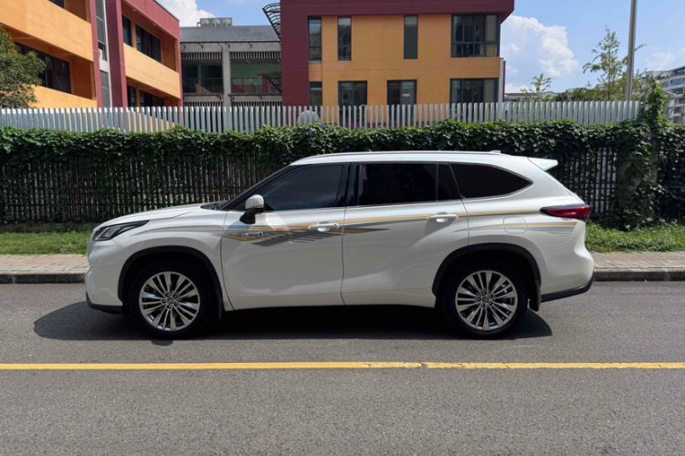 Used Toyota Highlander 2022 Dual-Engine 2.5L Four-Wheel Drive Prestige Version 7 Seats Exterior 1