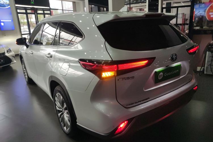 Used Toyota Highlander 2022 Dual-Engine 2.5L Four-Wheel Drive Prestige Version 7 Seats Exterior 2