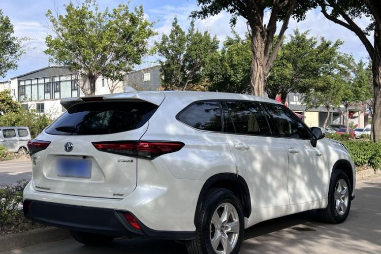 Used Toyota Highlander 2022 Dual-Engine 2.5L 4x4 Elite Edition 7-Seater Exterior 3