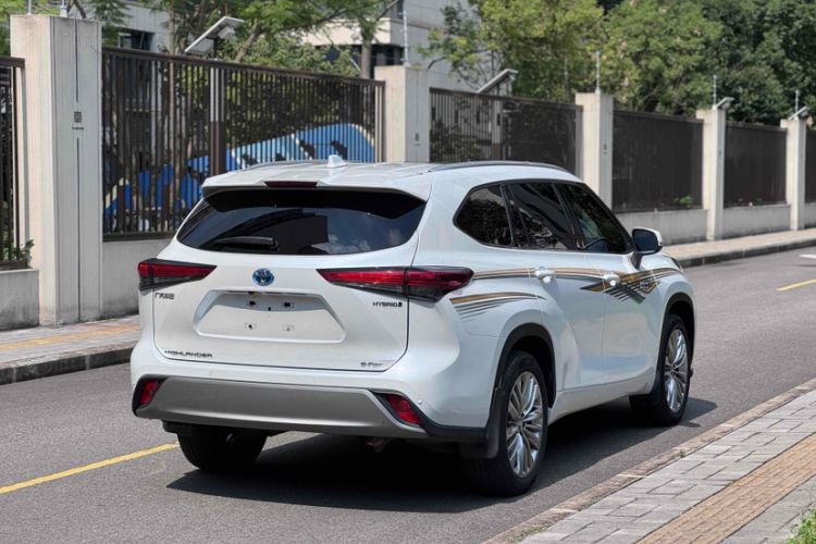 Used Toyota Highlander 2022 Dual-Engine 2.5L Four-Wheel Drive Prestige Version 7 Seats Exterior 3