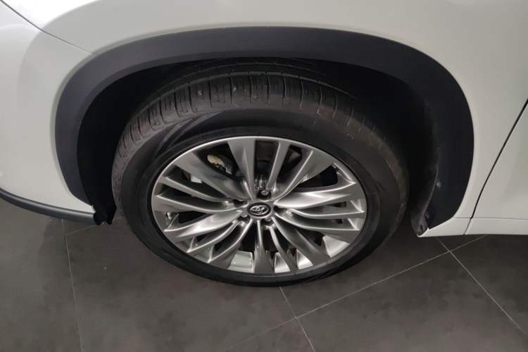 Used Toyota Highlander 2022 Dual-Engine 2.5L Four-Wheel Drive Prestige Version 7 Seats Exterior 4