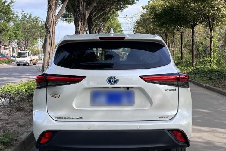 Used Toyota Highlander 2022 Dual-Engine 2.5L 4x4 Elite Edition 7-Seater Exterior 4