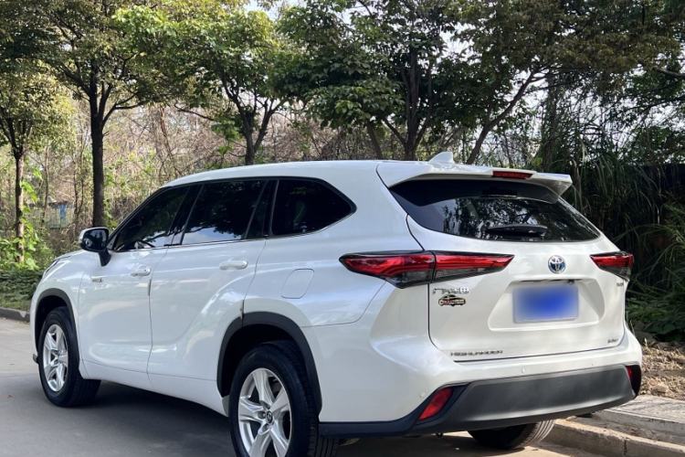 Used Toyota Highlander 2022 Dual-Engine 2.5L 4x4 Elite Edition 7-Seater Exterior 5