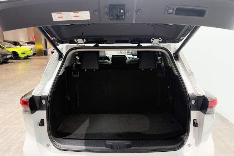 Used Toyota Highlander 2022 Dual-Engine 2.5L Four-Wheel Drive Prestige Version 7 Seats Exterior 8