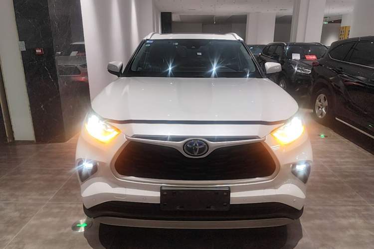Used Toyota Highlander 2022 Dual-Engine 2.5L Four-Wheel Drive Prestige Version 7 Seats Front