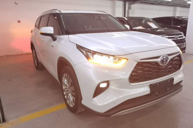 Used Toyota Highlander 2022 Dual-Engine 2.5L Four-Wheel Drive Prestige Version 7 Seats Front Right 45 Deg