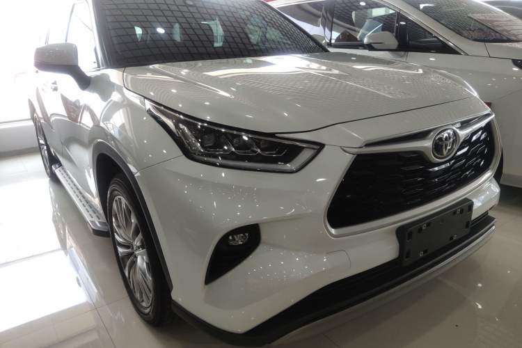 Used Toyota Highlander 2022 380T 4x4 Luxury Edition 7 Seats Front Right 45 Deg