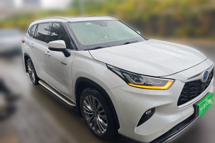 Used Toyota Highlander 2022 Dual-Engine 2.5L Two-Wheel Drive Prestige Edition 7-Seater Front Right 45 Deg