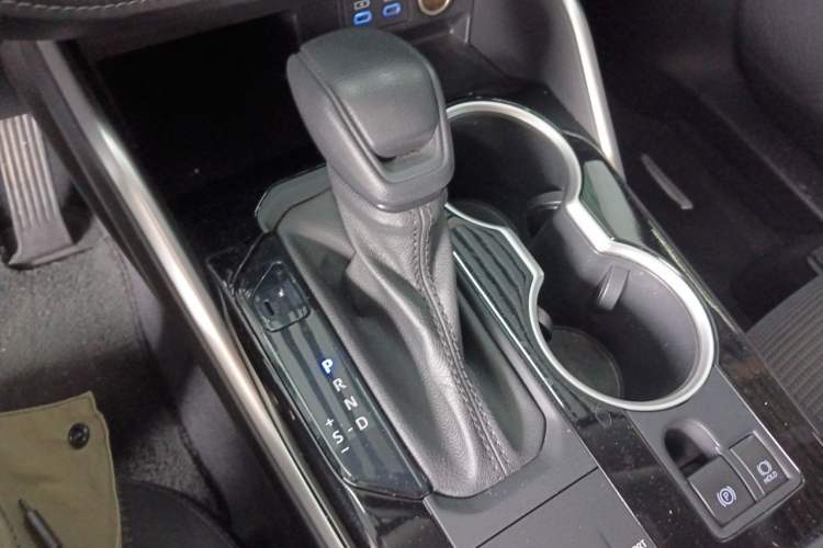 Used Toyota Highlander 2022 Dual-Engine 2.5L Two-Wheel Drive Elite Edition 5 Seats Gear Lever