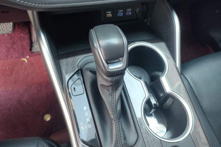 Used Toyota Highlander 2022 Dual-Engine 2.5L Four-Wheel Drive Supreme Edition 7-Seater Gear Lever