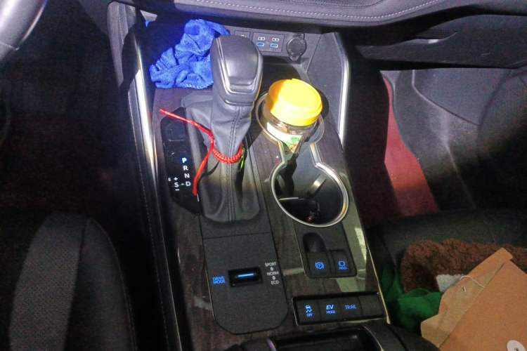 Used Toyota Highlander 2022 Dual-Engine 2.5L Four-Wheel Drive Supreme Edition 7-Seater Gear Lever