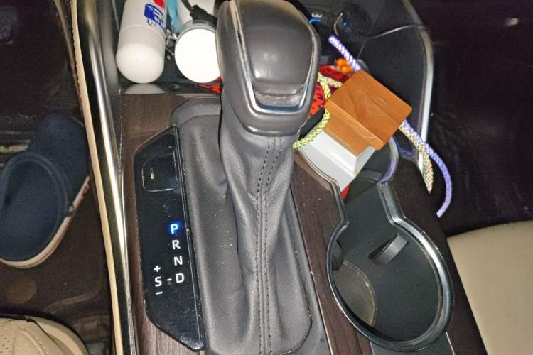 Used Toyota Highlander 2022 Dual-Engine 2.5L Four-Wheel Drive Supreme Edition 7-Seater Gear Lever