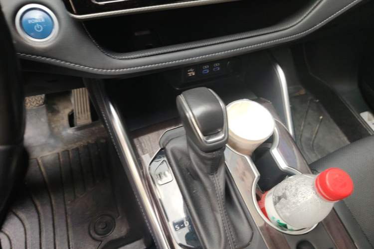 Used Toyota Highlander 2022 Dual-Engine 2.5L Four-Wheel Drive Supreme Edition 7-Seater Gear Lever