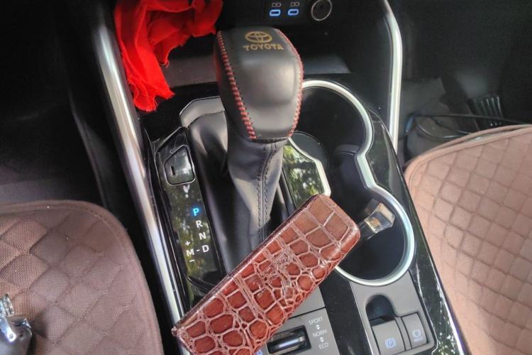 Used Toyota Highlander 2022 380T 4x4 Luxury Edition 7 Seats Gear Lever