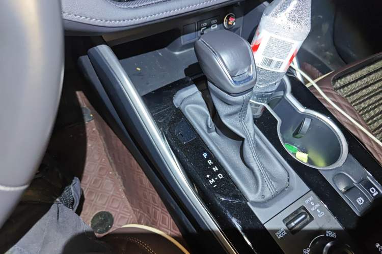Used Toyota Highlander 2022 380T 4x4 Luxury Edition 7 Seats Gear Lever