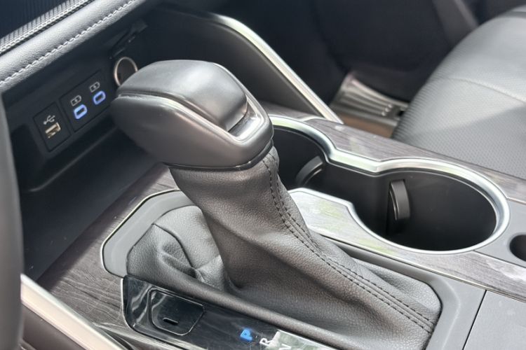 Used Toyota Highlander 2022 Dual-Engine 2.5L Four-Wheel Drive Supreme Edition 7-Seater Gear Lever