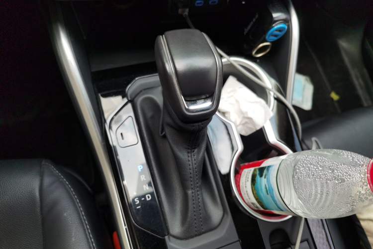 Used Toyota Highlander 2022 Dual-Engine 2.5L Four-Wheel Drive Supreme Edition 7-Seater Gear Lever