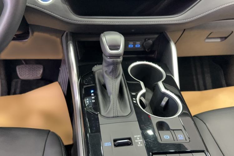 Used Toyota Highlander 2022 Dual-Engine 2.5L Four-Wheel Drive Prestige Version 7 Seats Gear Lever