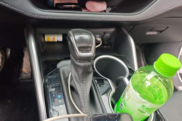 Used Toyota Highlander 2022 Dual-Engine 2.5L Two-Wheel Drive Prestige Edition 7-Seater Gear Lever