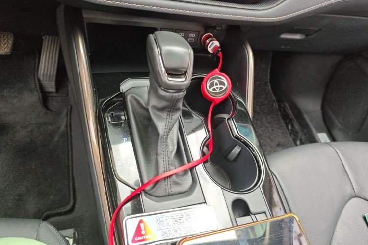 Used Toyota Highlander 2022 Dual-Engine 2.5L Four-Wheel Drive Prestige Version 7 Seats Gear Lever