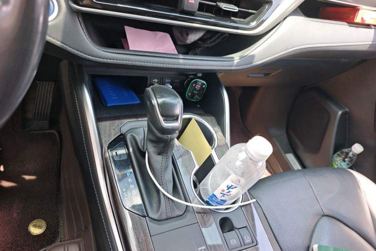 Used Toyota Highlander 2022 Dual-Engine 2.5L Four-Wheel Drive Supreme Edition 7-Seater Gear Lever