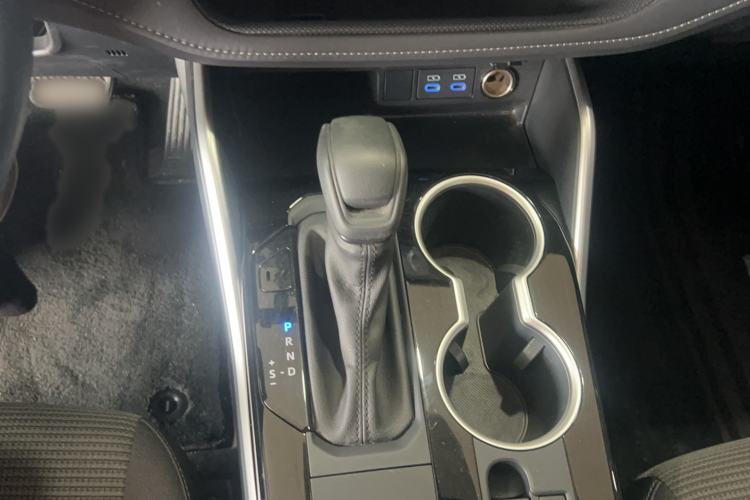 Used Toyota Highlander 2022 Dual-Engine 2.5L 4x4 Elite Edition 7-Seater Gear Lever