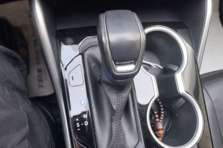 Used Toyota Highlander 2022 Dual-Engine 2.5L Four-Wheel Drive Prestige Version 7 Seats Gear Lever