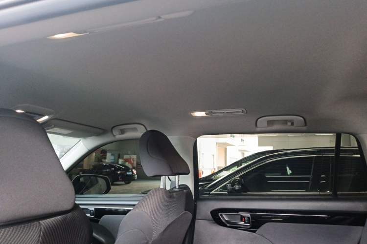 Used Toyota Highlander 2022 Dual-Engine 2.5L Two-Wheel Drive Elite Edition 5 Seats Headliner