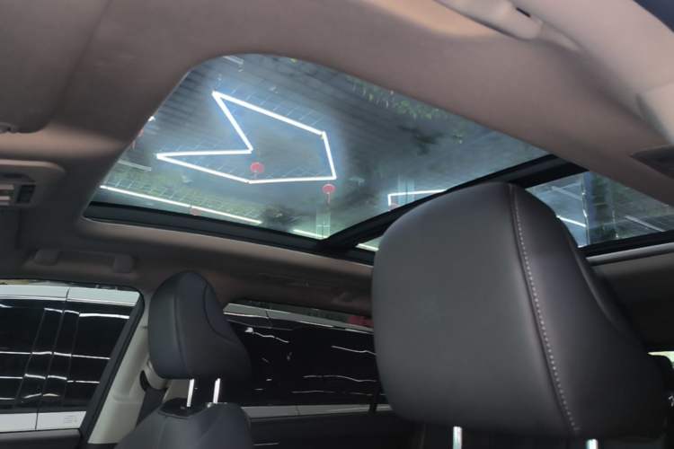 Used Toyota Highlander 2022 Dual-Engine 2.5L Four-Wheel Drive Prestige Version 7 Seats Headliner