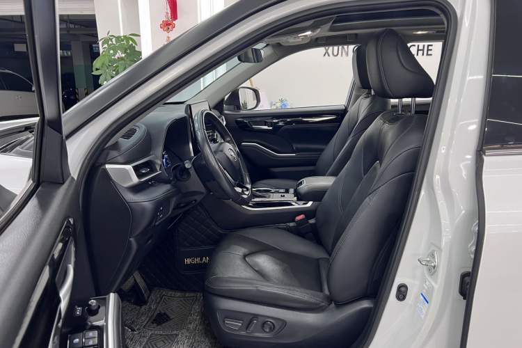 Used Toyota Highlander 2022 Dual-Engine 2.5L Four-Wheel Drive Prestige Version 7 Seats Interior 1